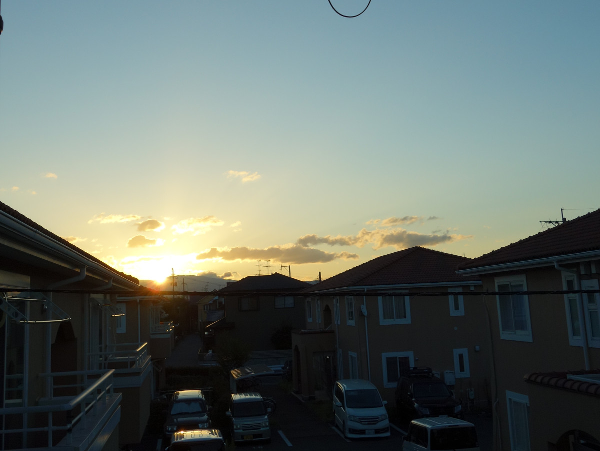 ベランダから見た早朝の東の空