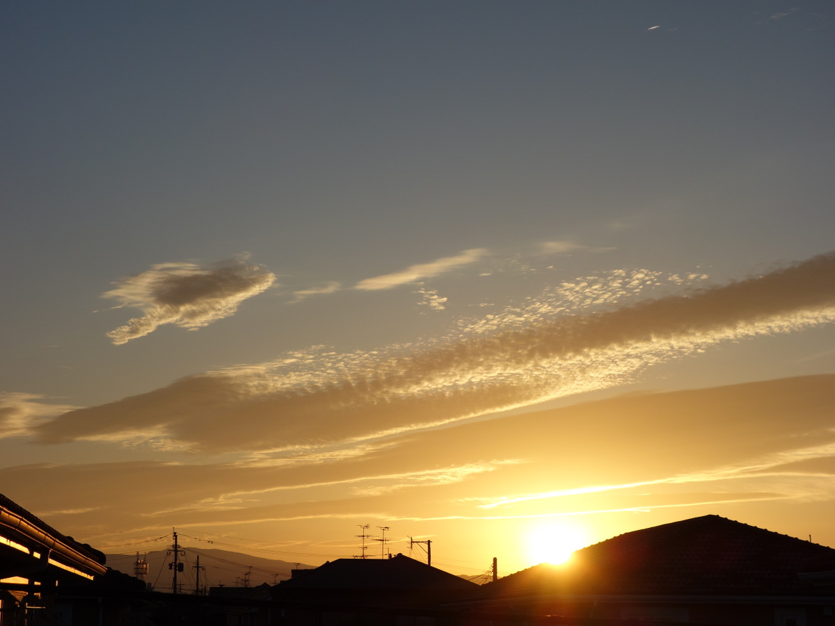 ベランダから見た早朝の東の空