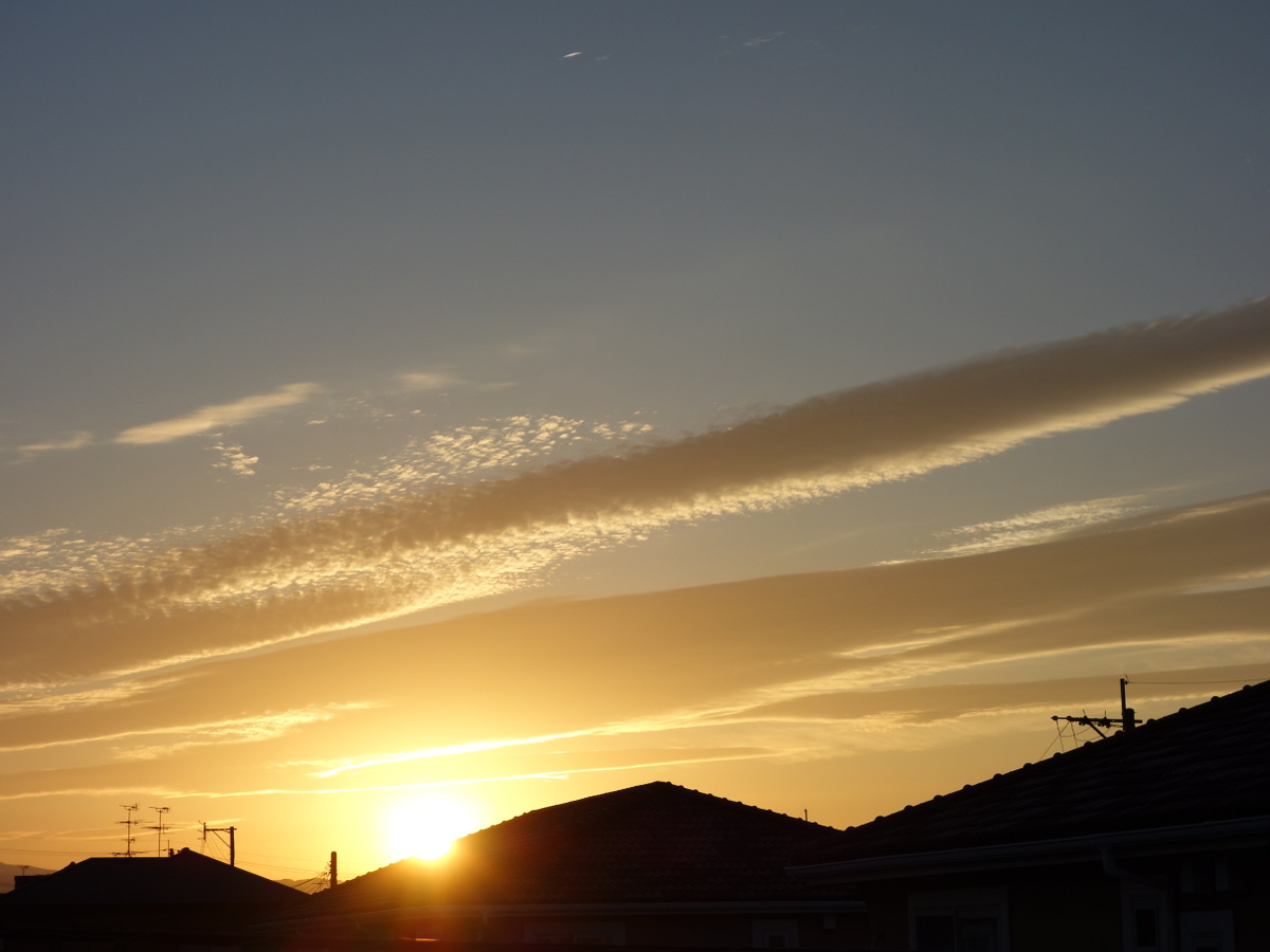 ベランダから見た早朝の東の空