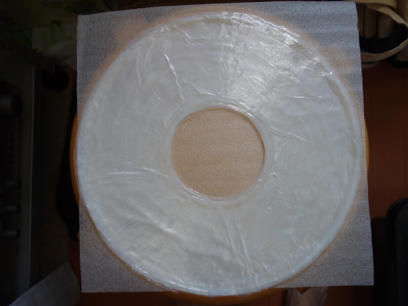 レコードのクリーニングに使った木工用ボンドのキャストフィルム